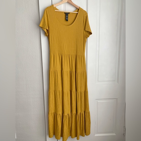 Chelsea & Theodore Mustard Yellow Tiered Maxi Dress size Large - Picture 5 of 8